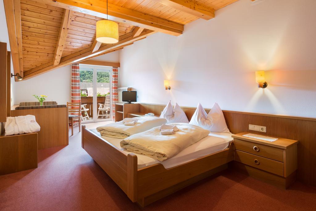 Hotel Klotz St. Leonhard in Passeier Zimmer foto